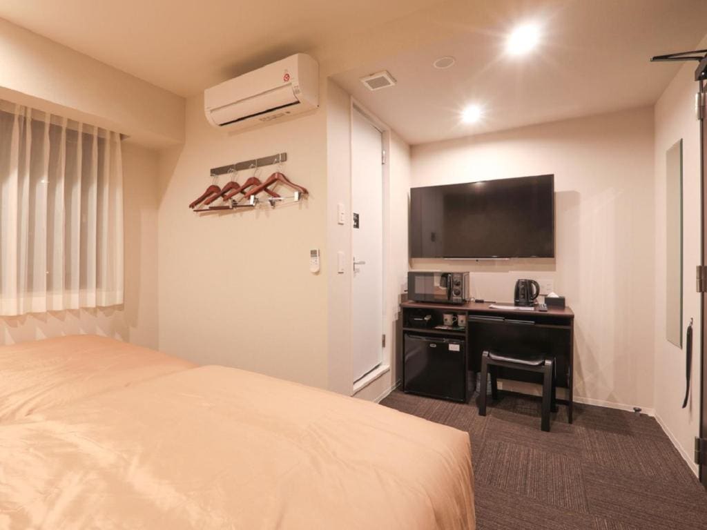 Twin Room - Smoking room - Image 3