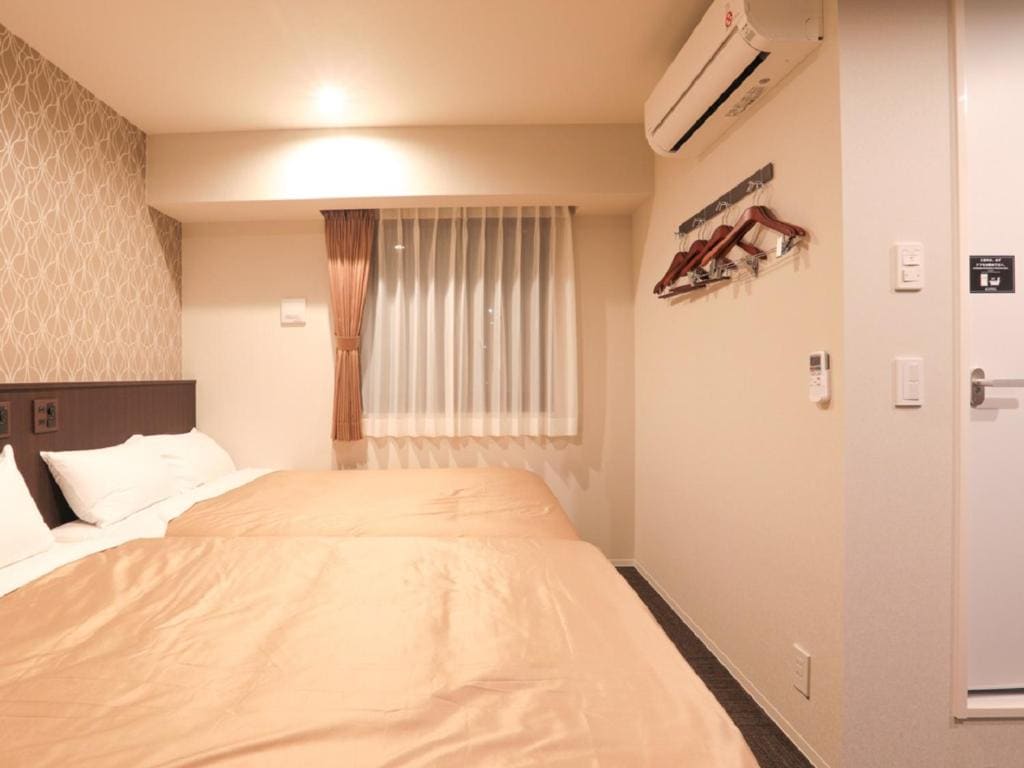 Twin Room - Smoking room - Image 2