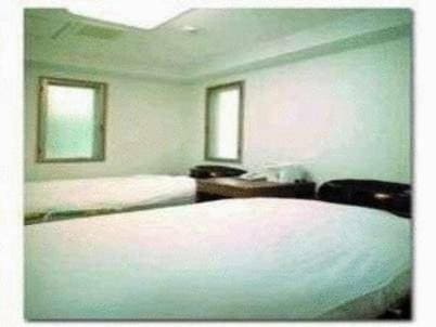 Standard Twin Room room - Image 2