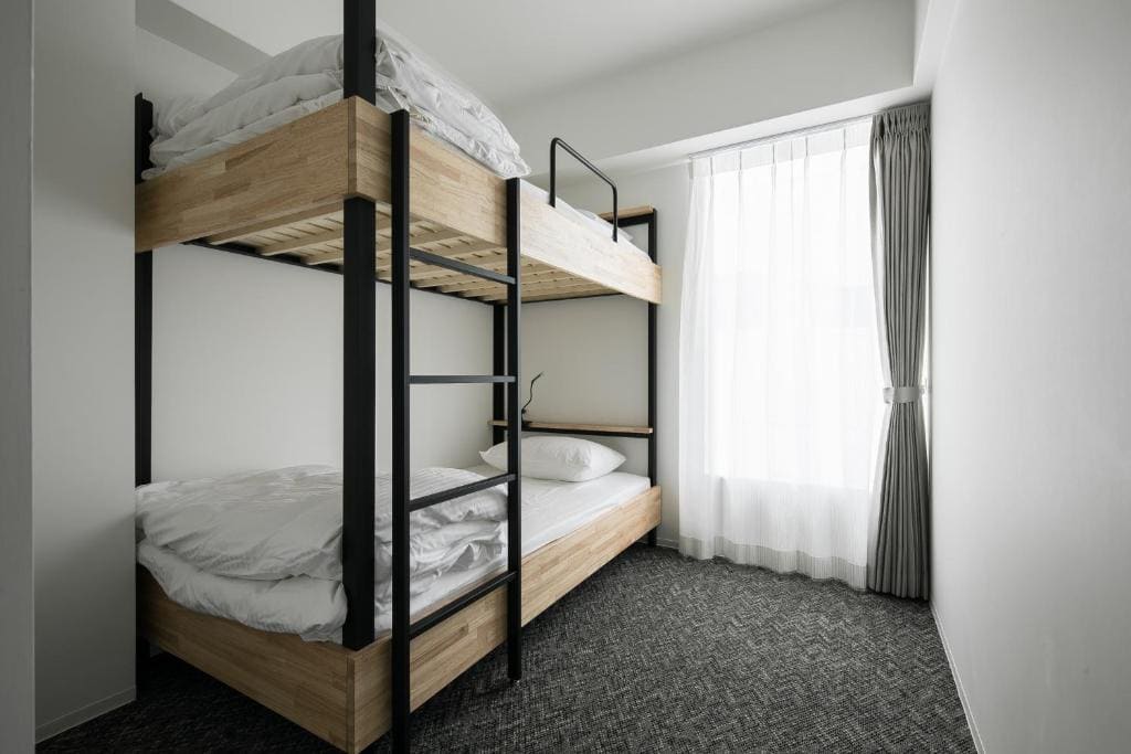 Room with Bunk Bed room - Image 3