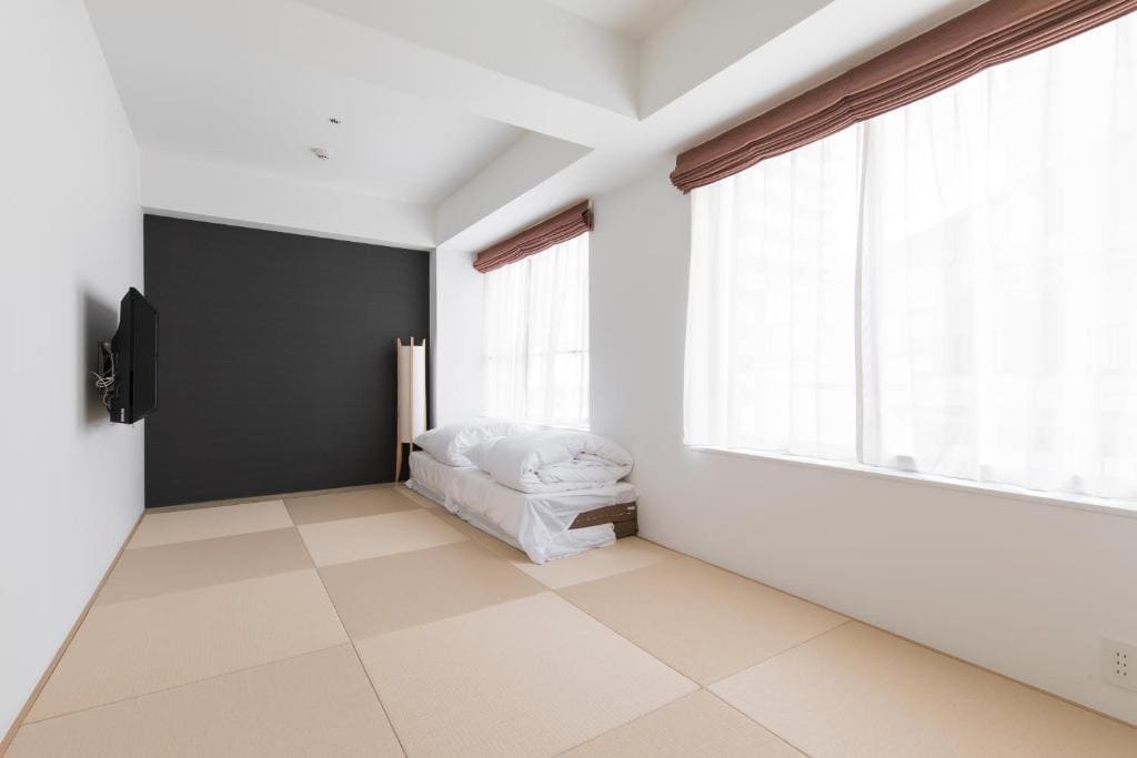 Japanese Style Family Room room - Image 2