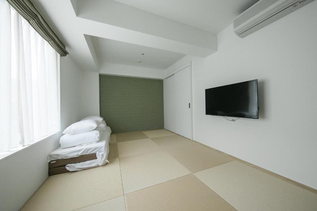 Japanese Style Family Room room - Image 3