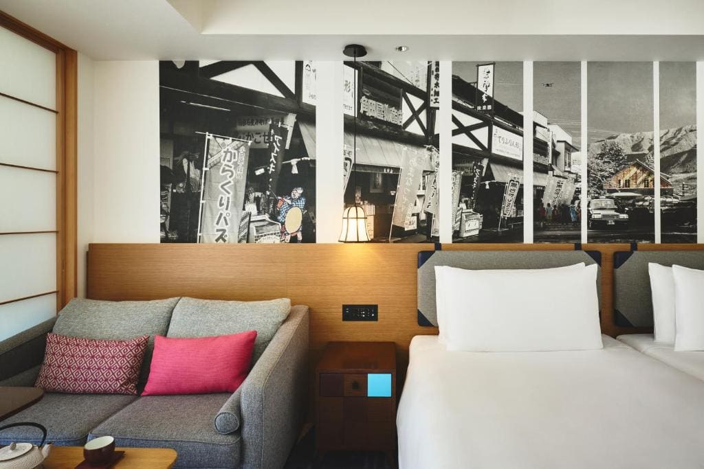 Standard King Room with River View room - Image 2