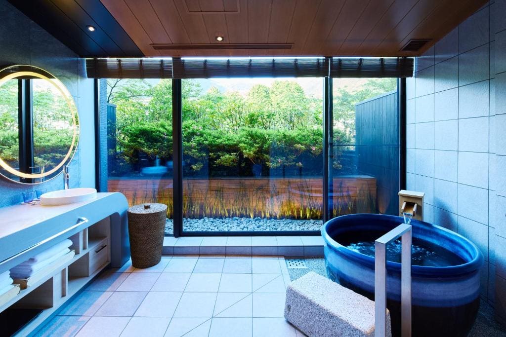 King Suite with Private Hot Spring room - Image 2