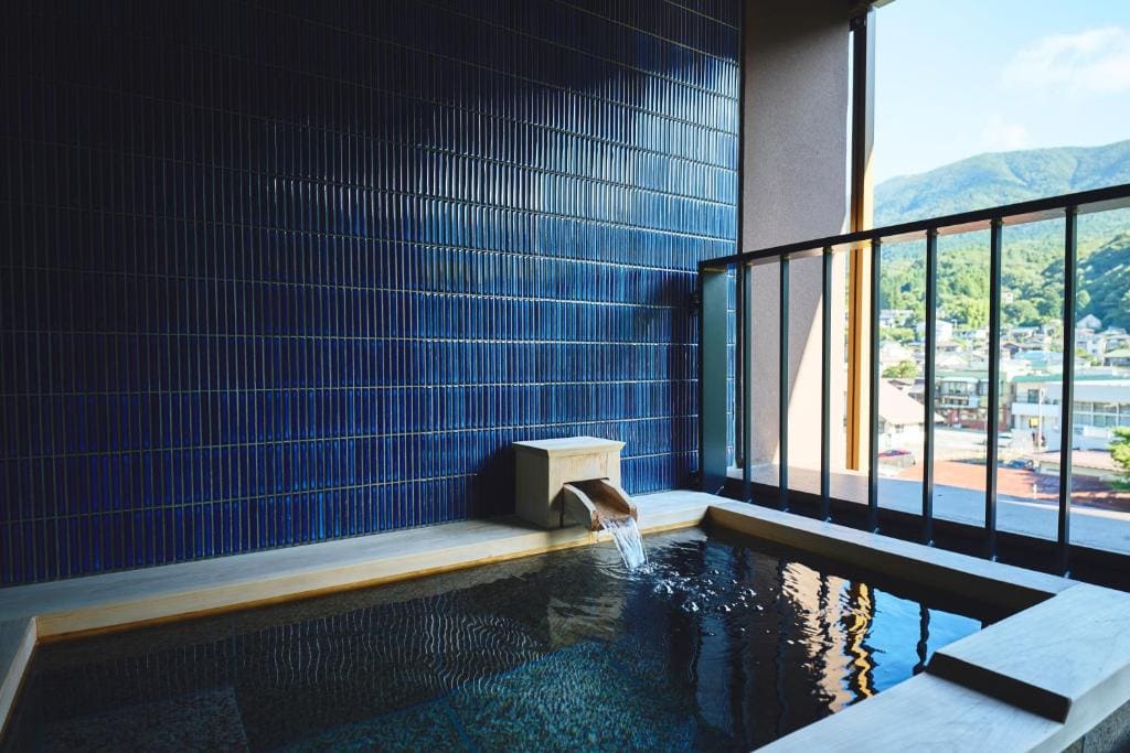 Premium Corner King Room with River View room - Image 1