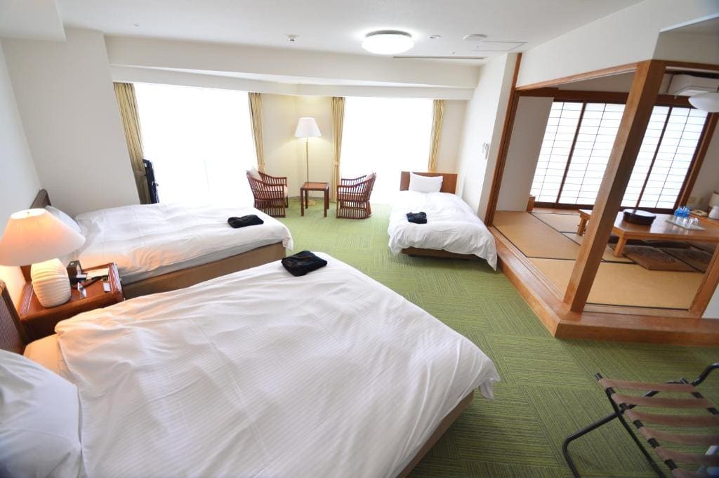 Standard Family Room room - Image 1