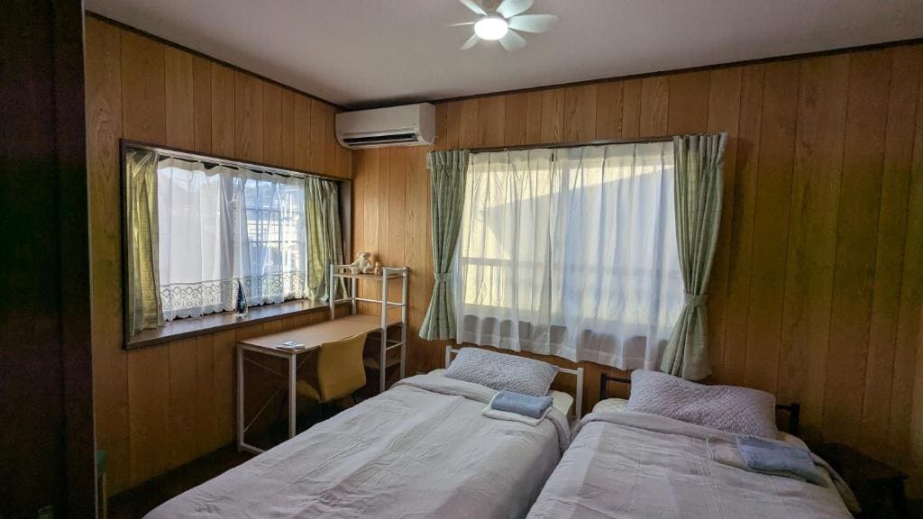 Twin Room with Shared Bathroom room - Image 1