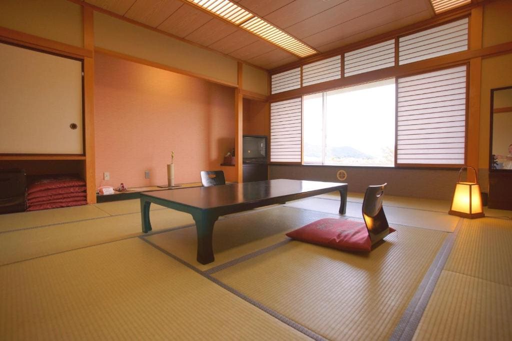 Quadruple Room with Shared Bathroom room - Image 3