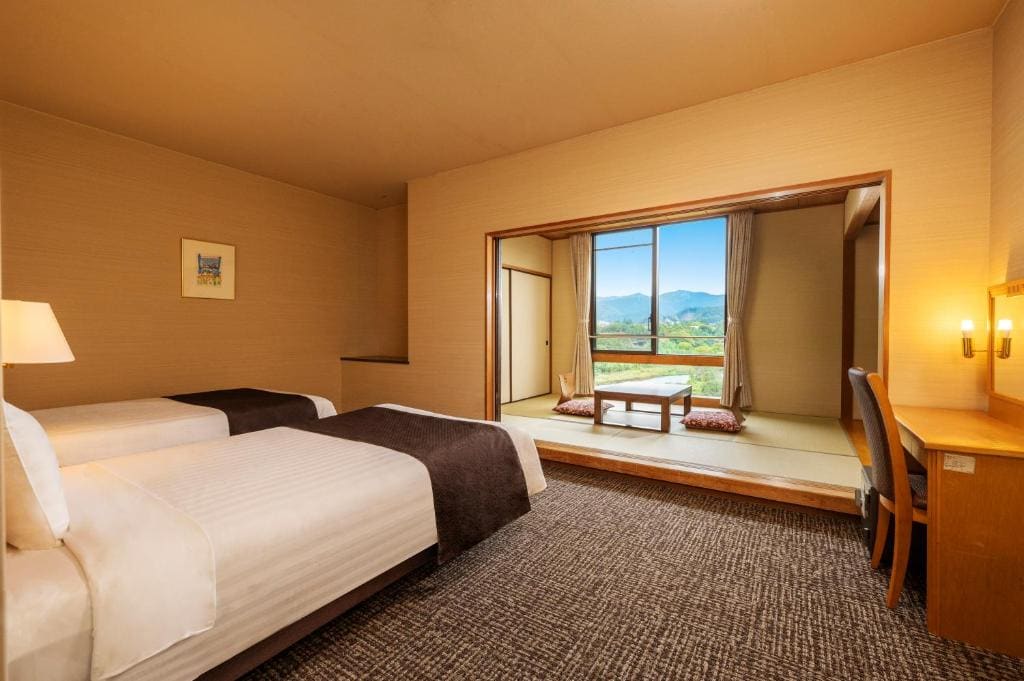 Japanese-Western style Room(With Private Bath)- no pets allowed room - Image 1