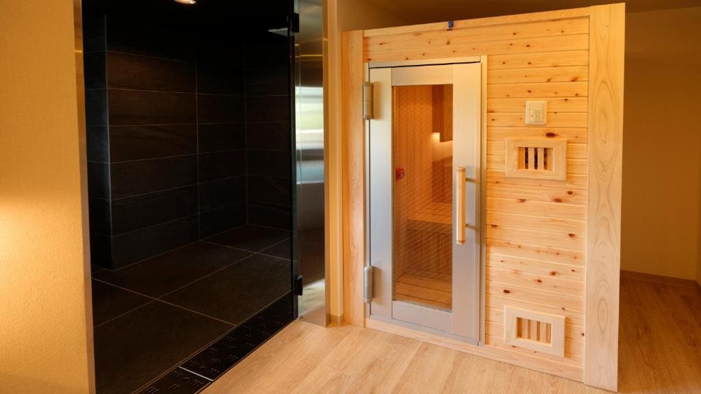 Pet Room Premium Fourth with Dry Sauna and Private Bathroom - Non-Smoking room - Image 3
