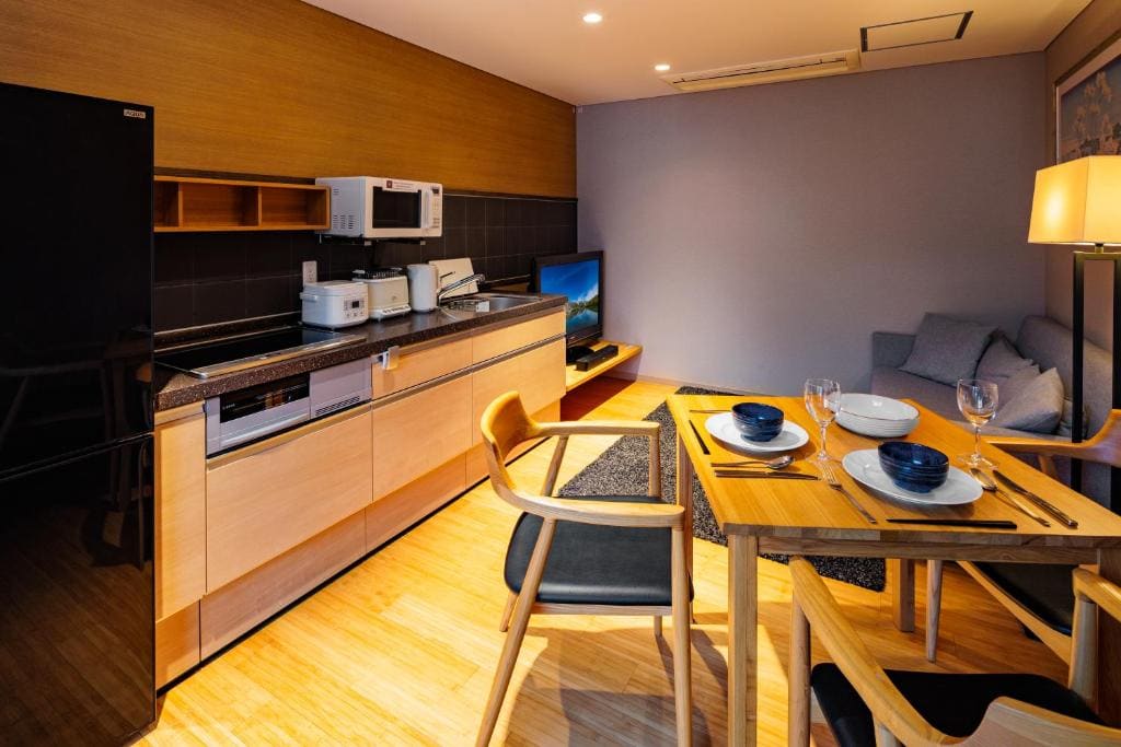 One-Bedroom Apartment room - Image 1