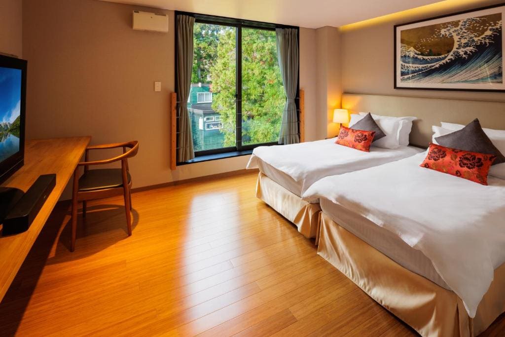 Studio Apartment room - Image 2