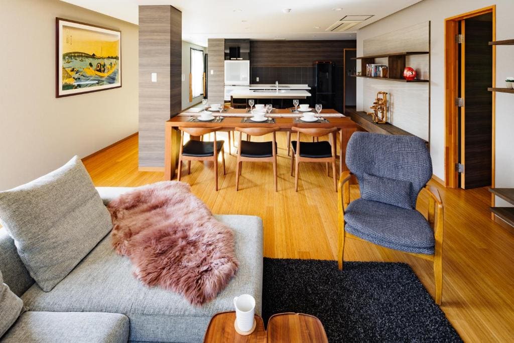 Three-Bedroom Apartment room - Image 1