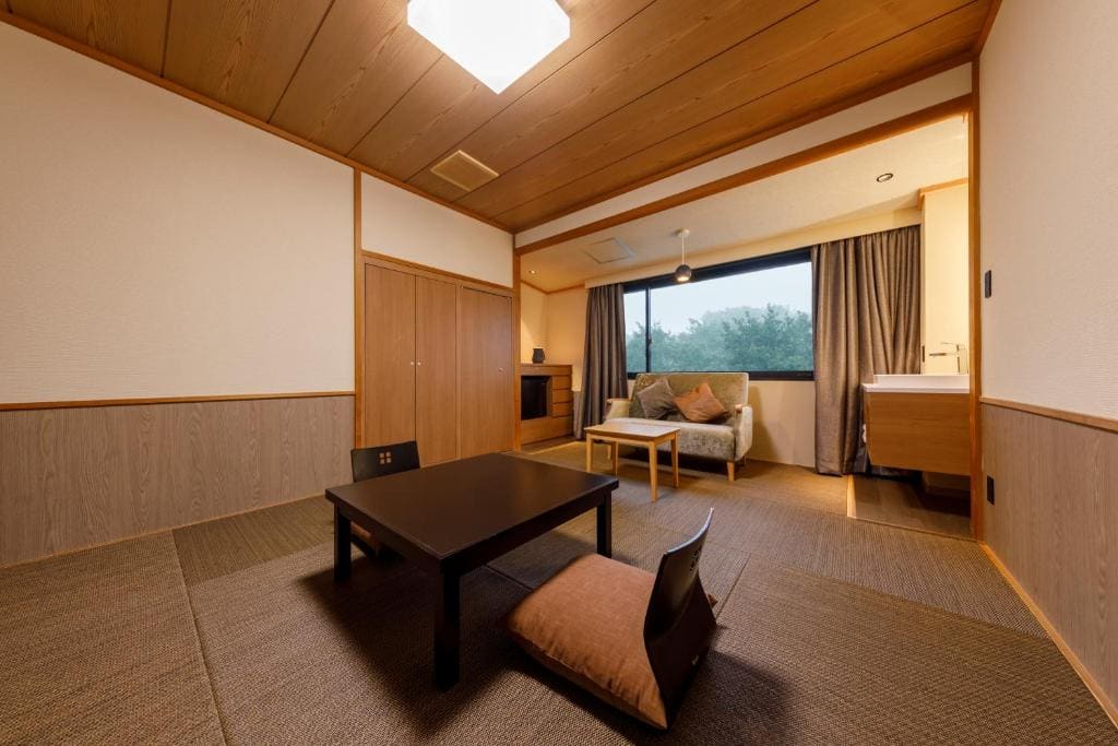 Japanese Style Room room - Image 2