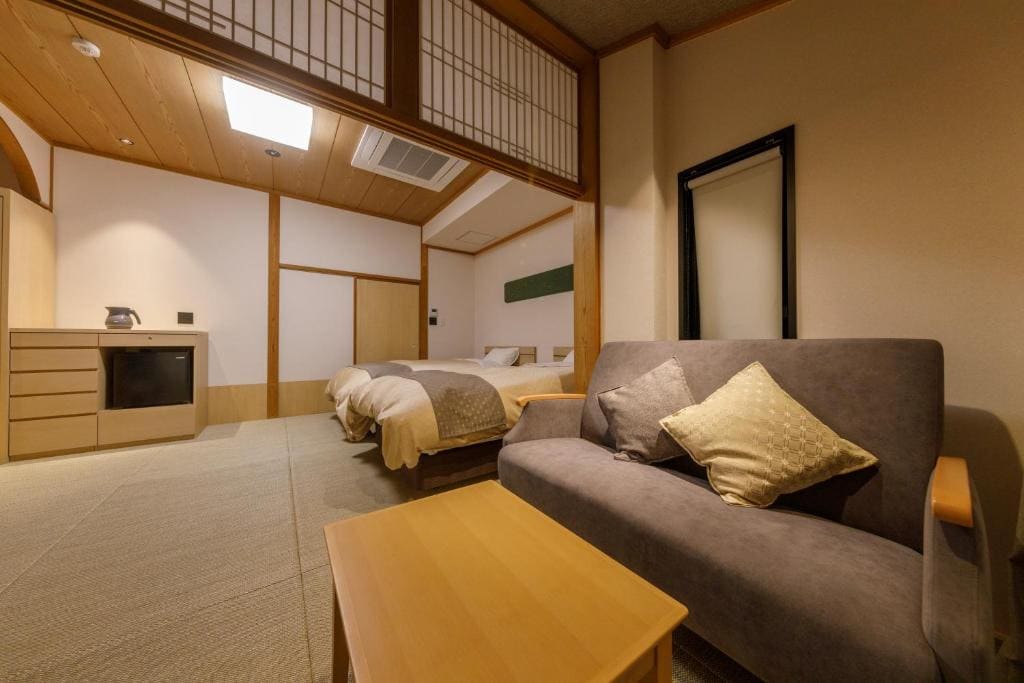 Twin Room with Private Bathroom room - Image 1