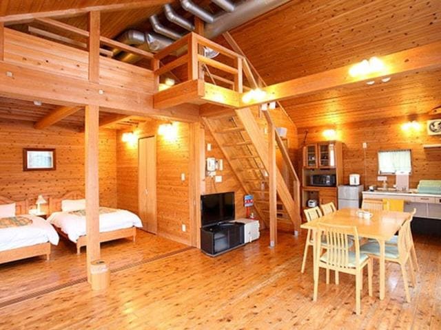 Cottage room - Image 1