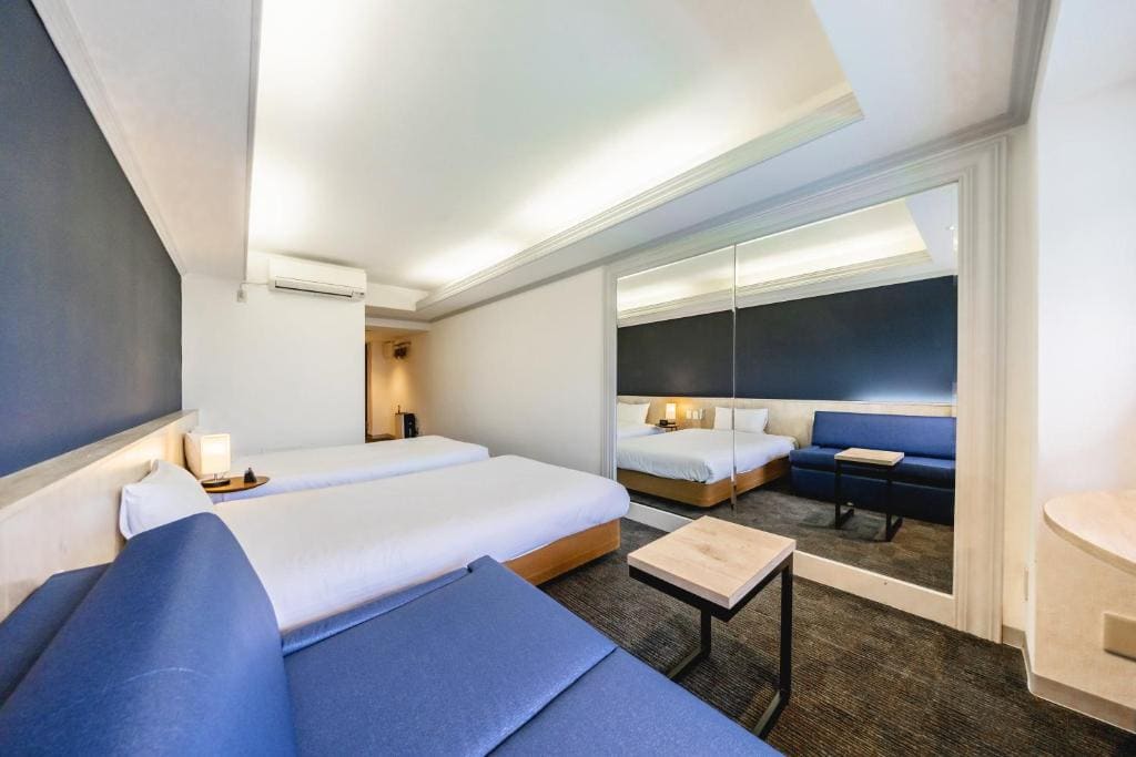 Standard Twin Room room - Image 3