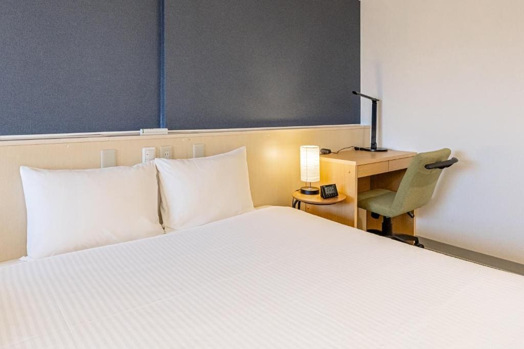 Standard Double or Twin Room room - Image 3