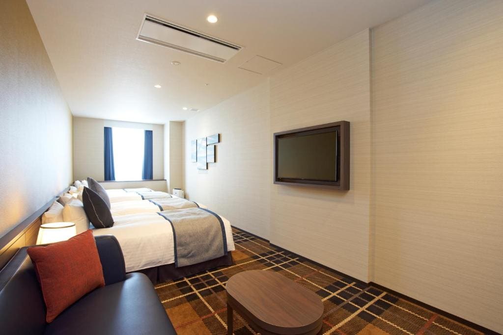 Adjoining Rooms (8 Adults) room - Image 3