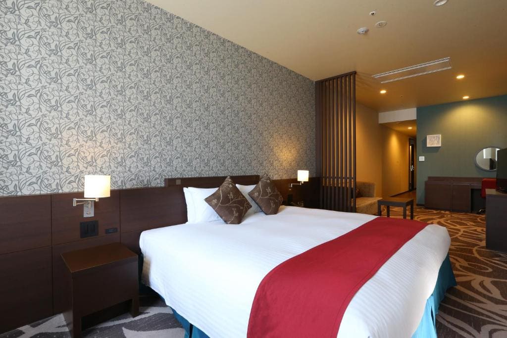 Deluxe Triple Room with Extra Bed room - Image 3