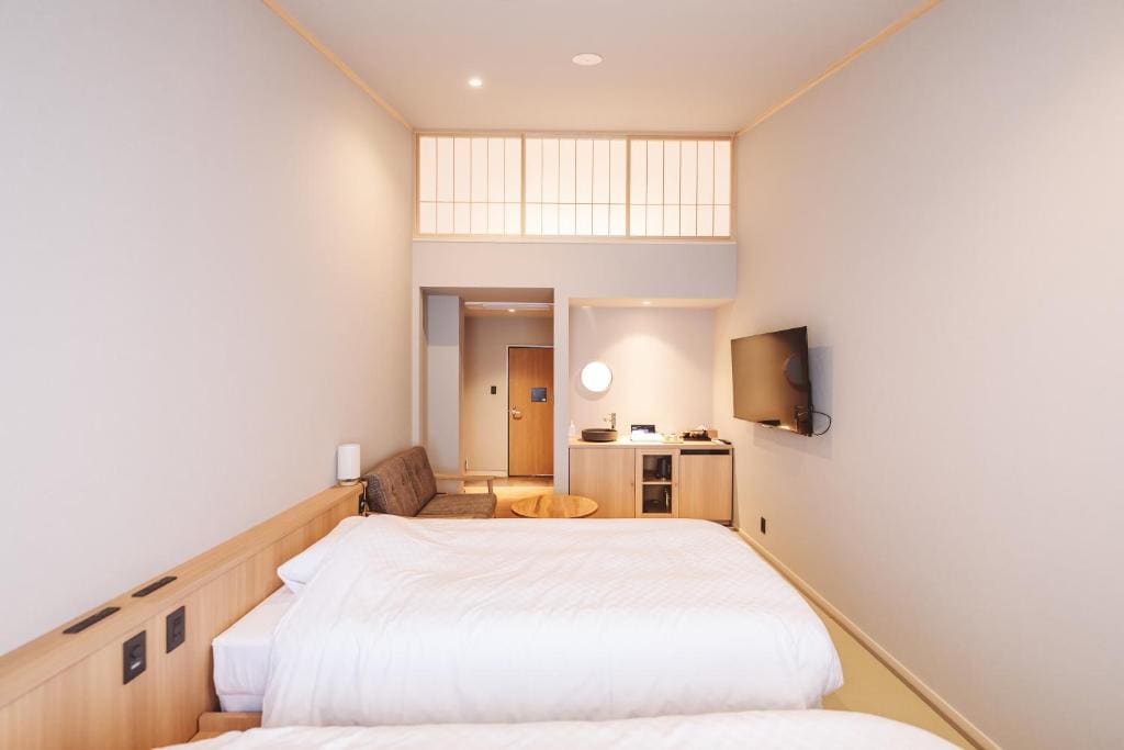 Standard Twin Room room - Image 3