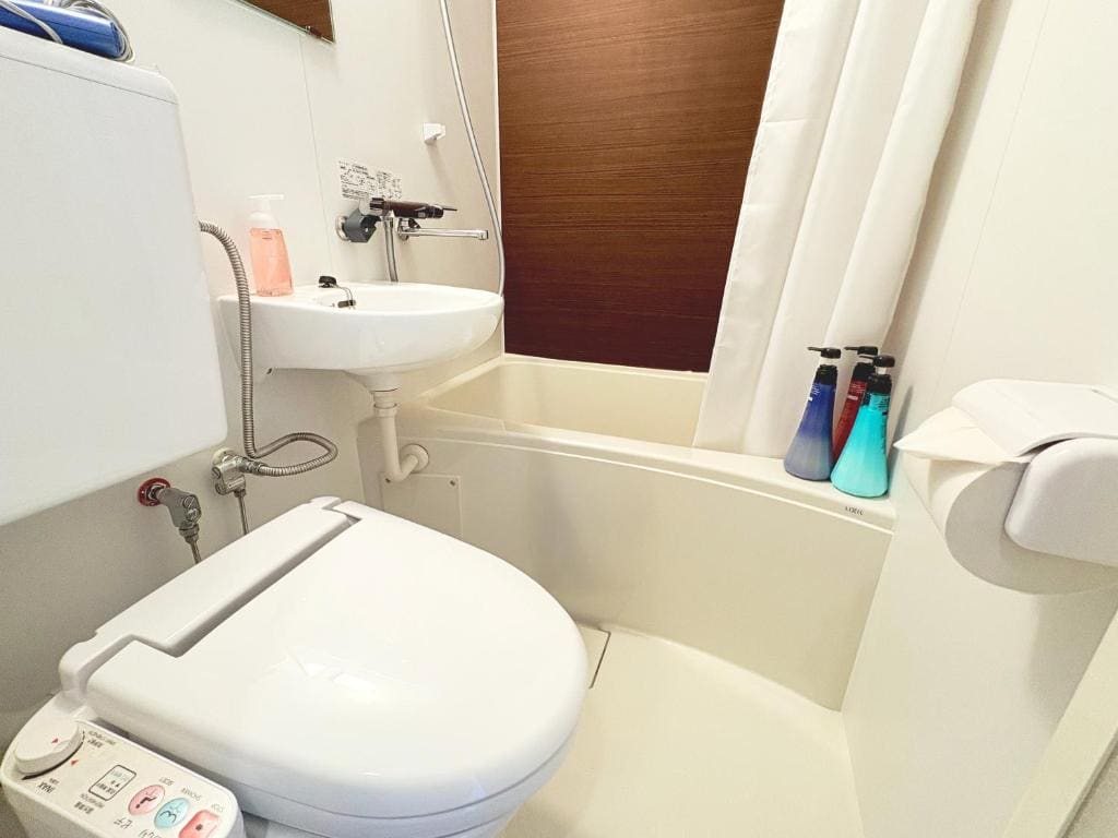 Standard Twin Room room - Image 1