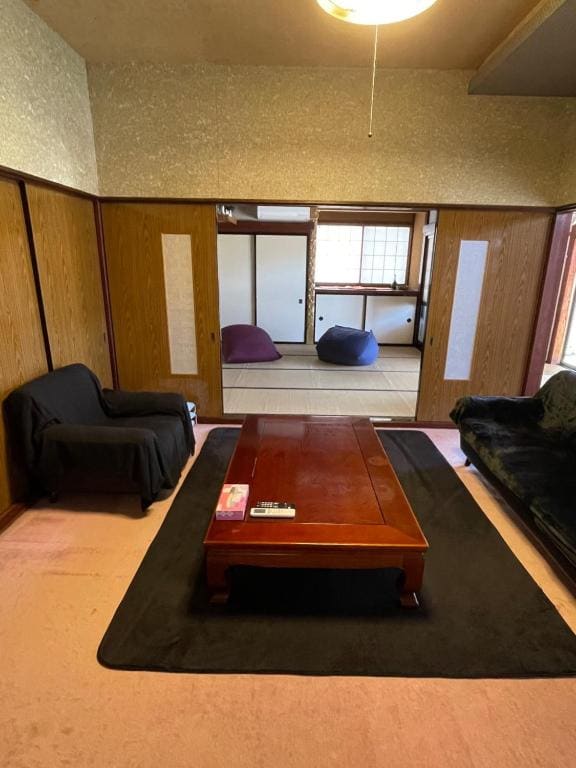 Vacation Home room - Image 3
