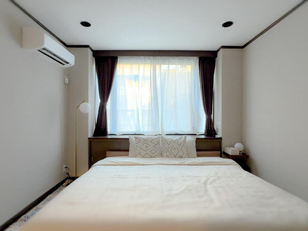 Double Room with Private Bathroom room - Image 1