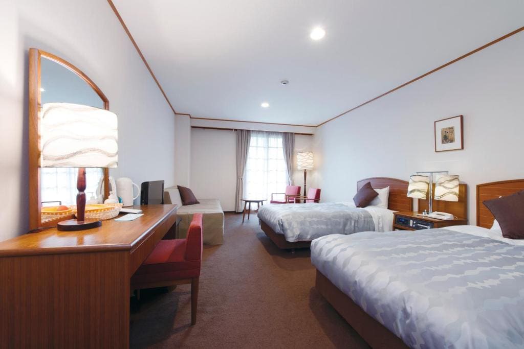 Superior Twin Room - Non-Smoking room - Image 3