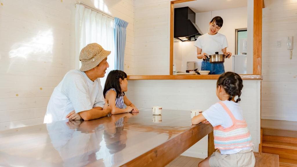 One-Bedroom Cottage (6 Adults) room - Image 3