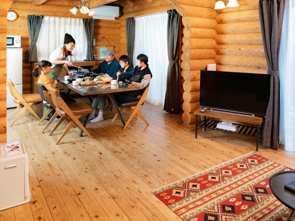 Two-Bedroom Cottage (14 Adults) room - Image 2