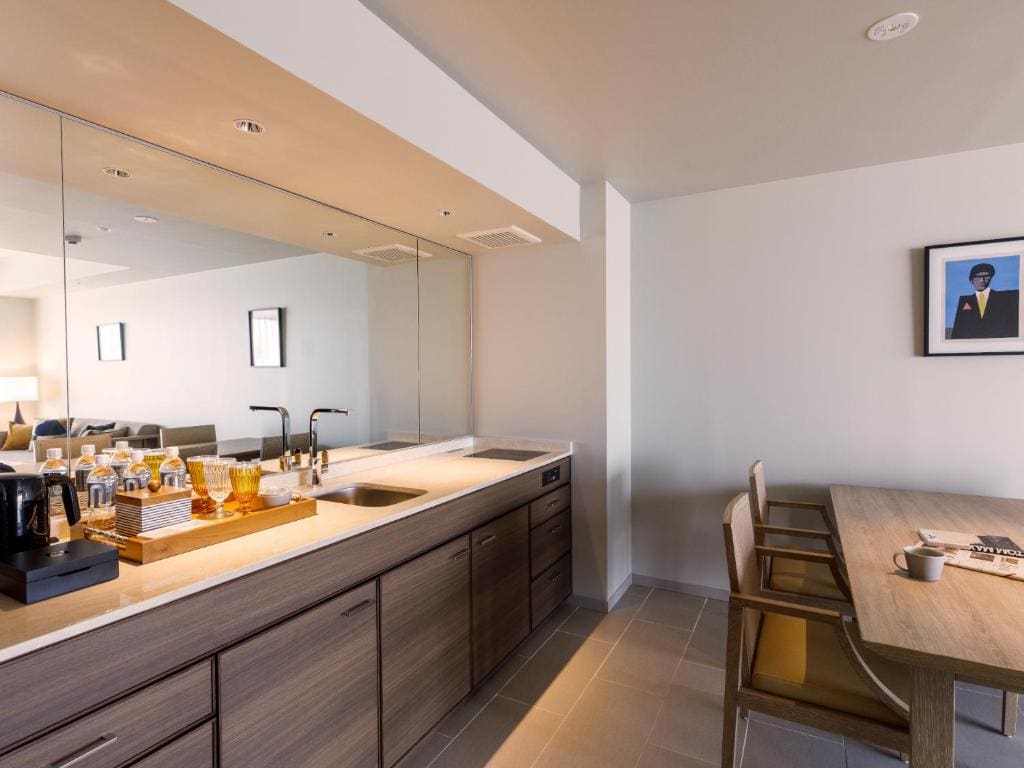 Luxury Harbor View - with Club service room - Image 1