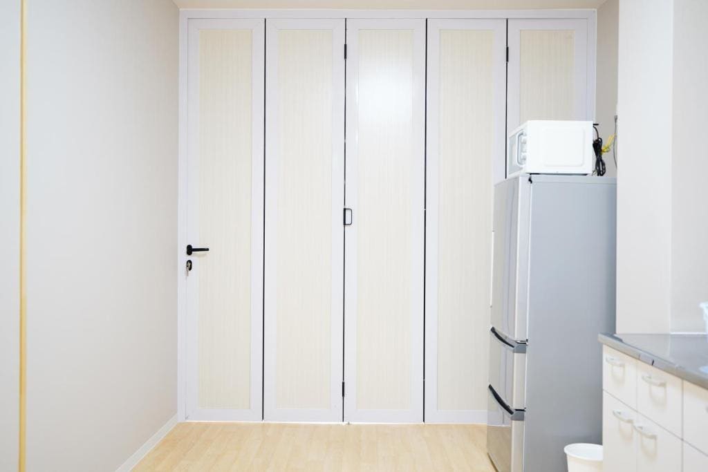 Family Room room - Image 3