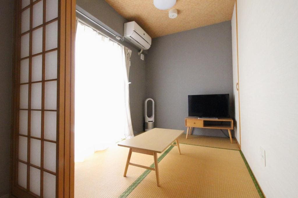 Standard Family Room room - Image 3