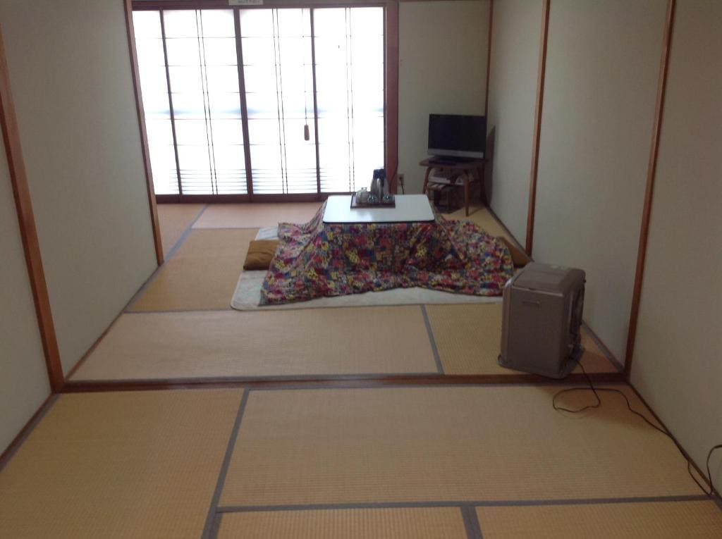 Japanese-Style Family Room room - Image 3