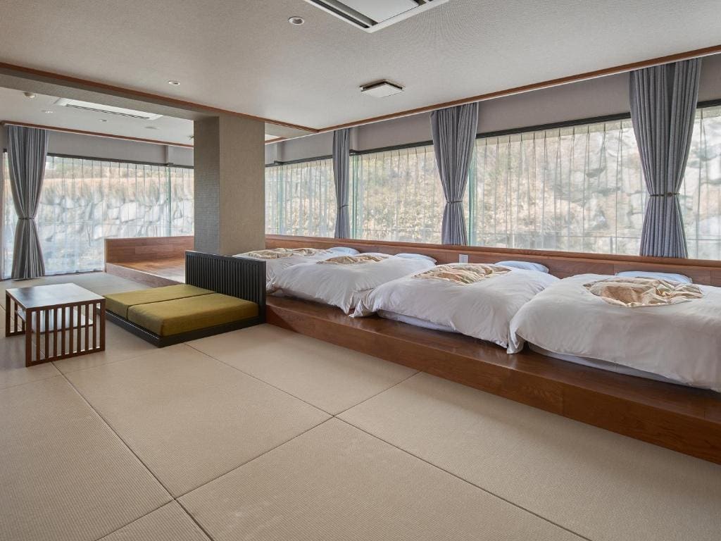 Twin Room with Extra Bed room - Image 3