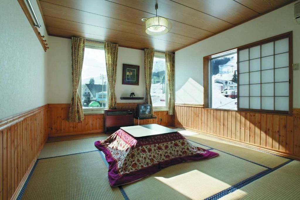 Japanese-Style Standard Room with Shared Bathroom - Non-Smoking room - Image 2