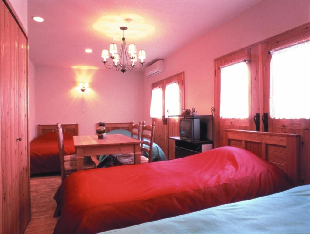 Quadruple Room with Shared Bathroom - Non-Smoking room - Image 2