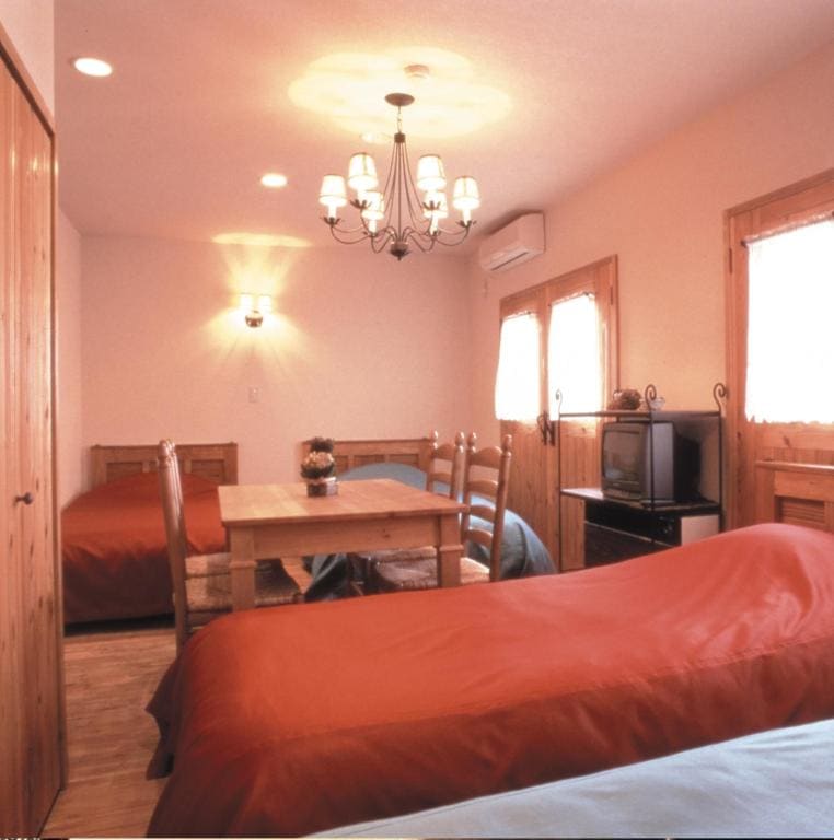 Quadruple Room with Shared Bathroom - Non-Smoking room - Image 1