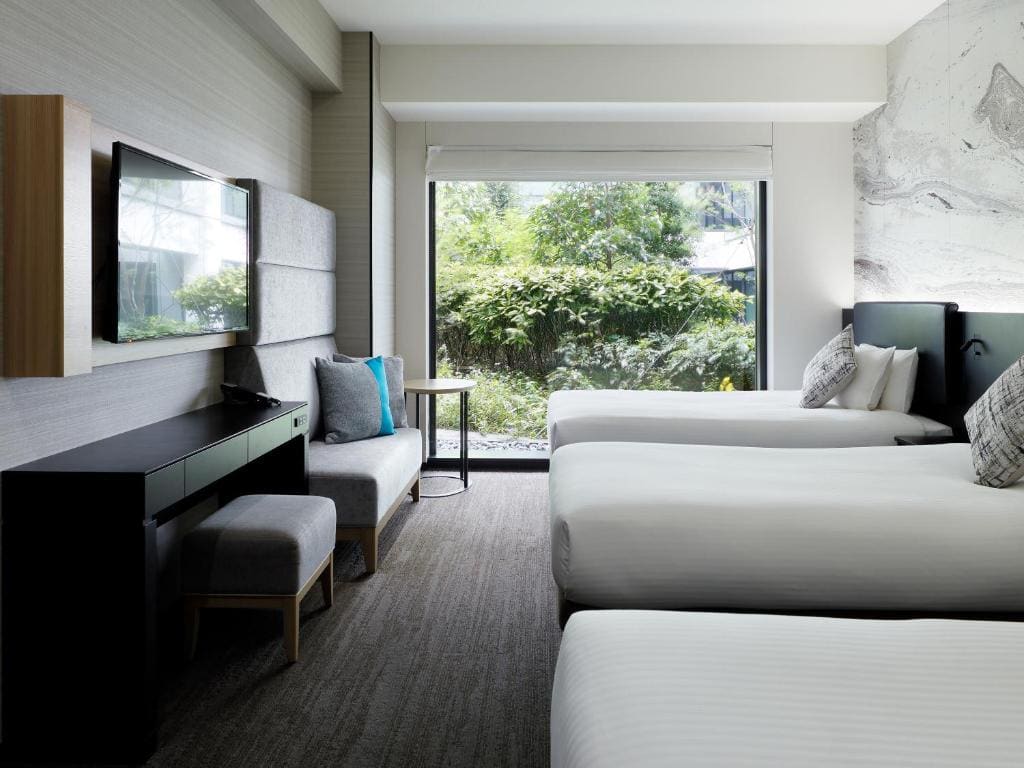 Superior Triple Room room - Image 1