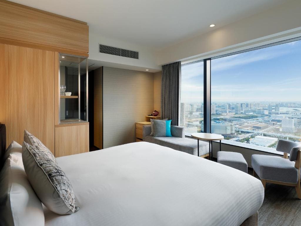 Superior King Room with View Bath - Non-Smoking room - Image 1