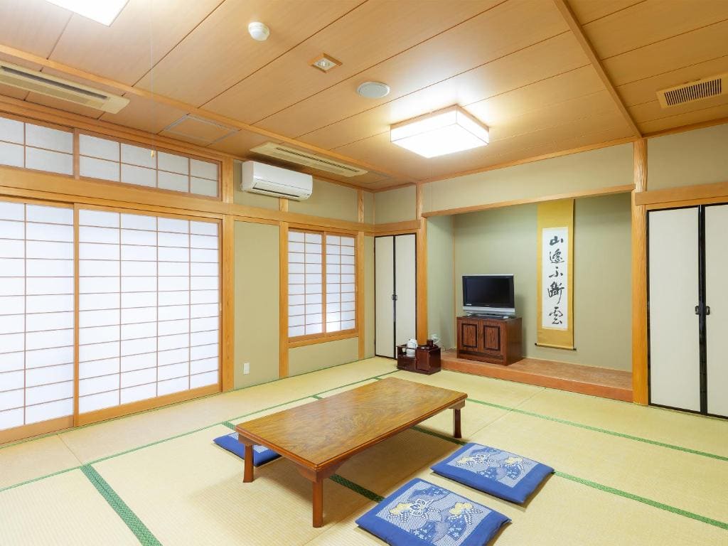 Family Room room - Image 2