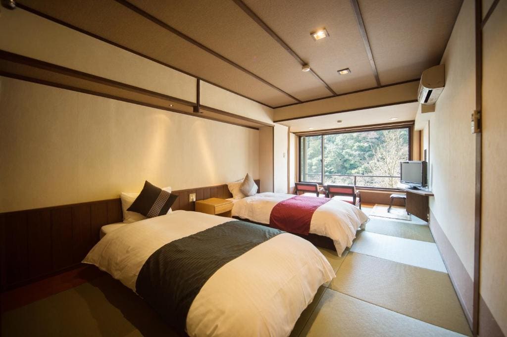 Twin Room with Tatami Area with Mountain View room - Image 1