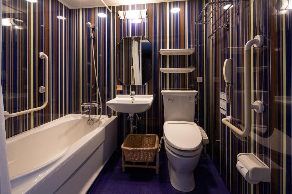 Queen Room - Non-Smoking room - Image 3
