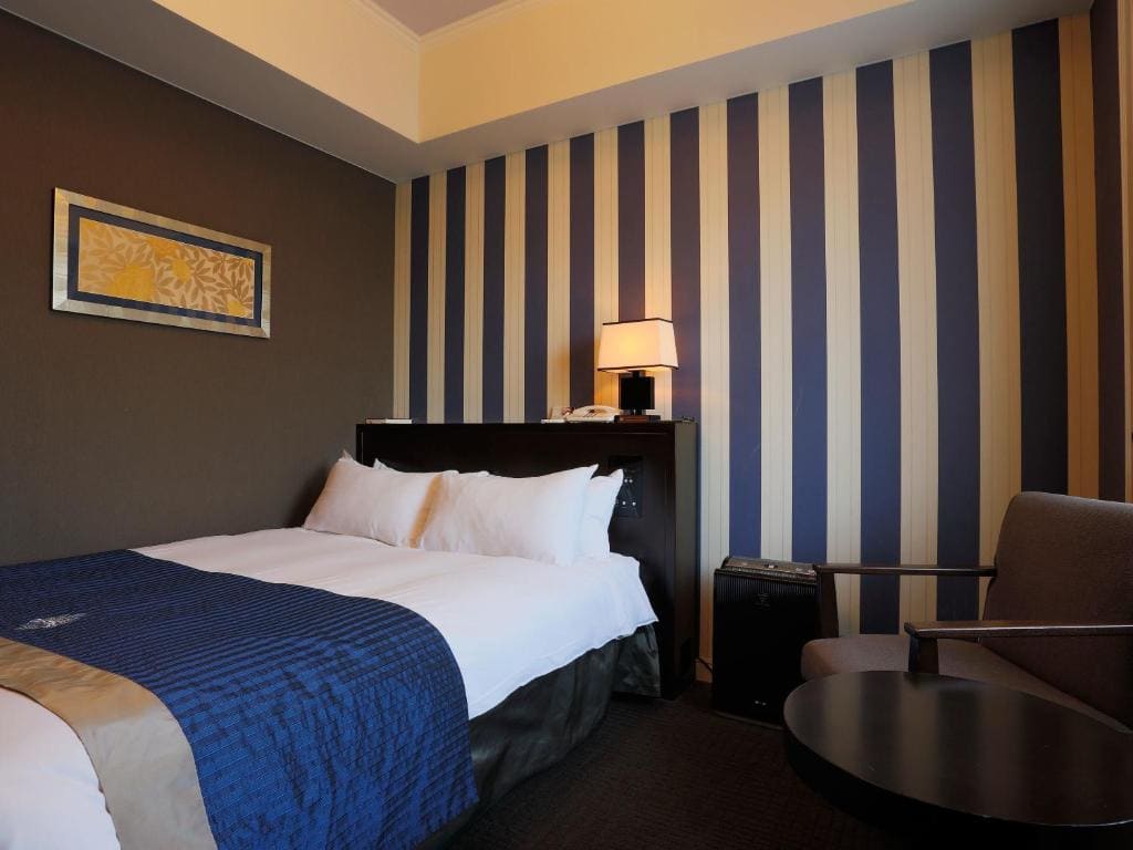 Queen Room - Non-Smoking room - Image 1