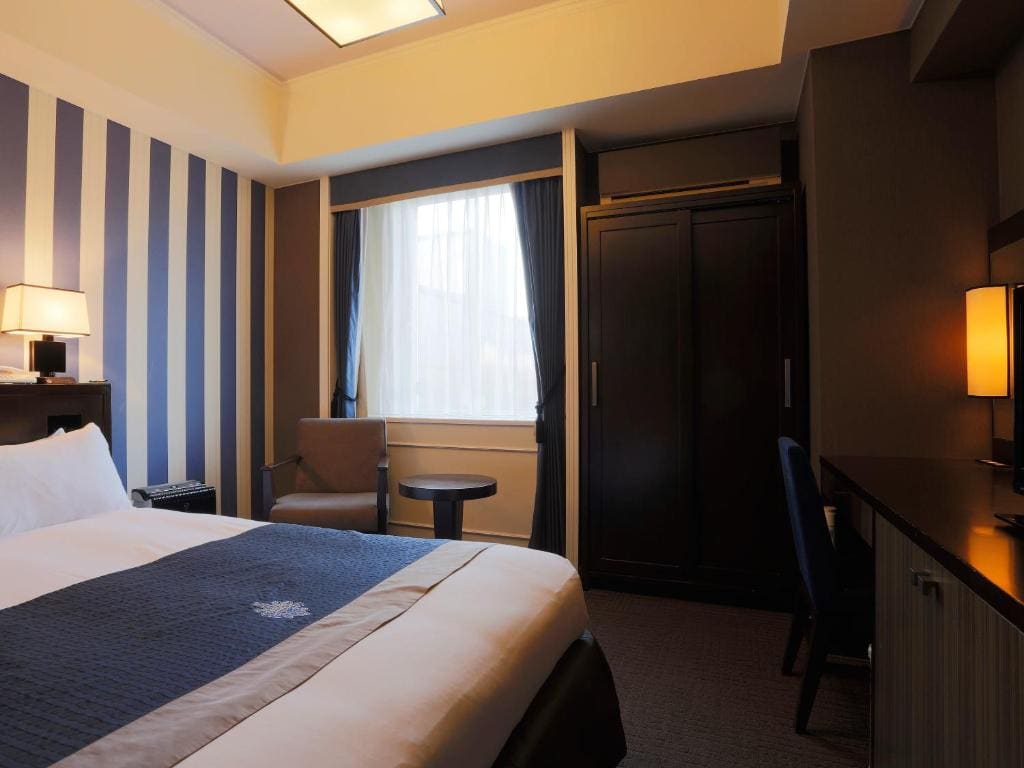Queen Room - Non-Smoking room - Image 2