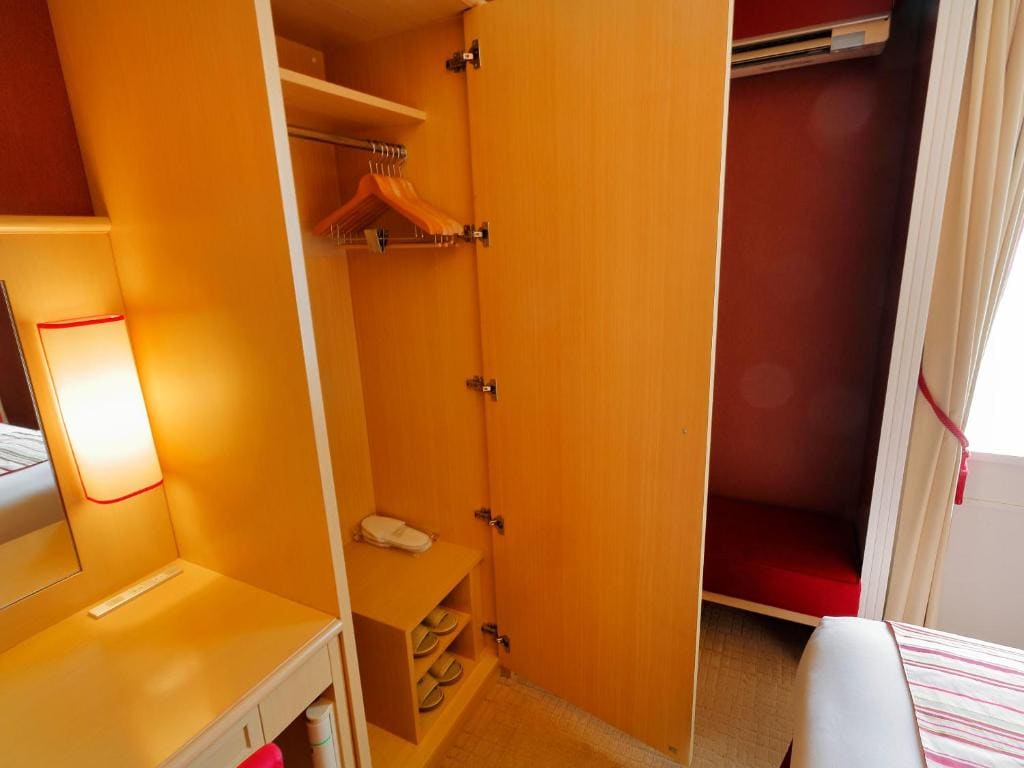 King Room - Non-Smoking room - Image 2