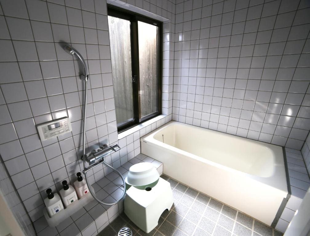 Maisonette Double Room - Main Building room - Image 2