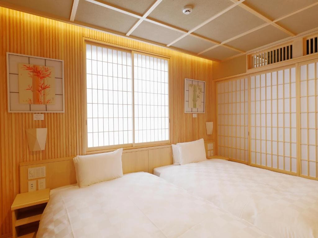 Suite Room A with Private Bathroom room - Image 1