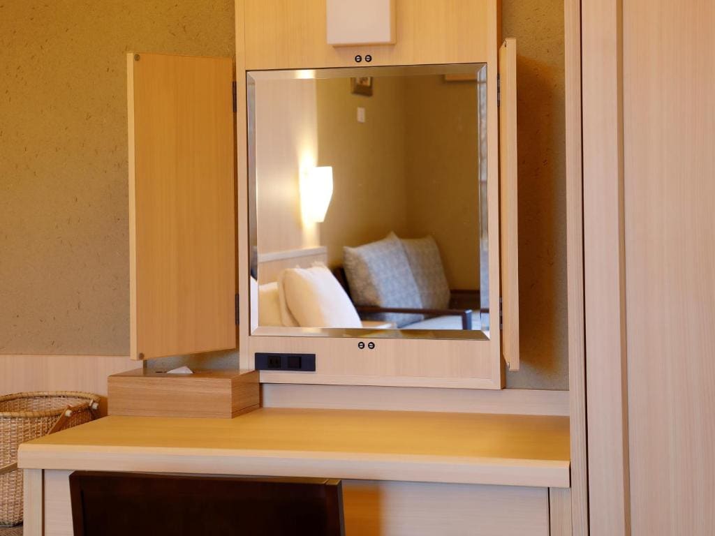Japanese Style Standard Twin Room room - Image 1